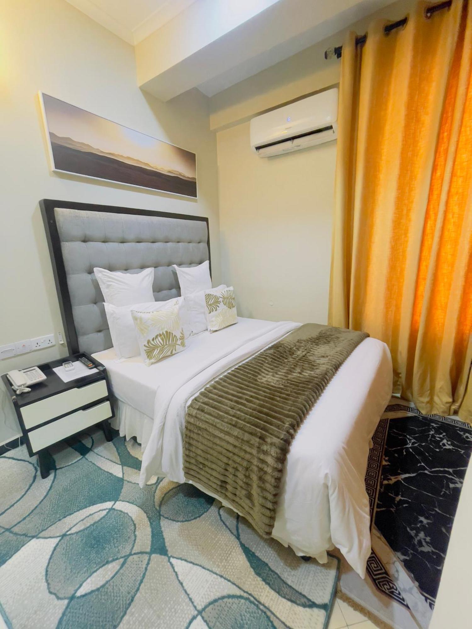 Diary Hotel Dar es Salaam Ngoại thất bức ảnh